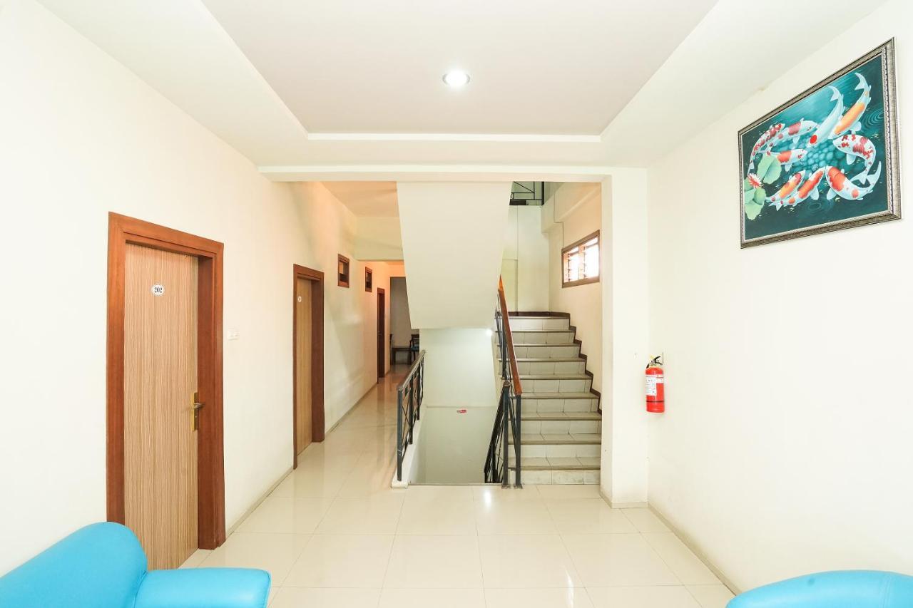 Reddoorz @ Panglima Sudirman Hotel Surabaya Exterior photo