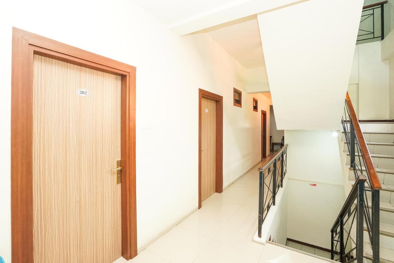 Reddoorz @ Panglima Sudirman Hotel Surabaya Exterior photo