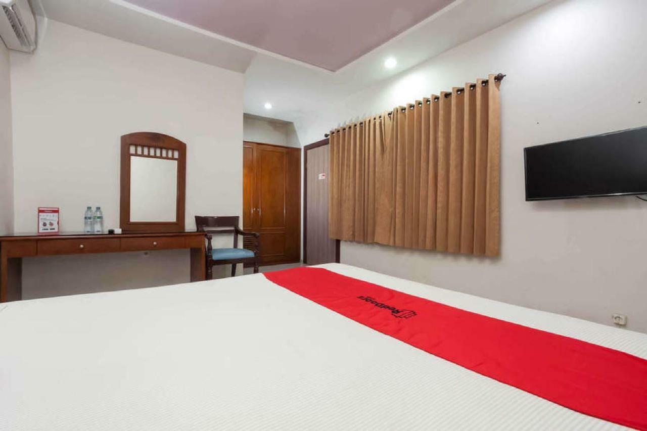 Reddoorz @ Panglima Sudirman Hotel Surabaya Exterior photo